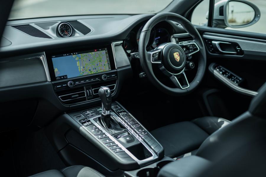 Торпедо Porsche Macan S (95B) 2019 года  (JP) (фото 14 из 16)